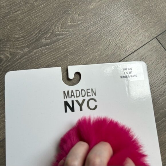 Steve Madden Women's Cable Knit Pom Pom Beanie Faux Fur Toque Hat Pink - Picture 4 of 6